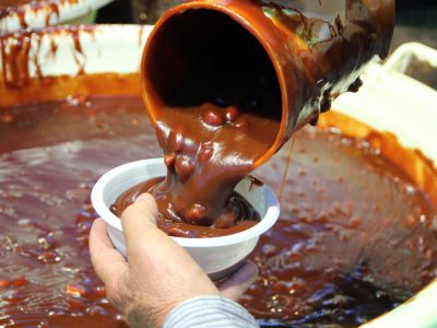 برگزاری آیین سمنوپزان در گرگاب هم‌زمان با ایام شهادت حضرت زهرا(س)
