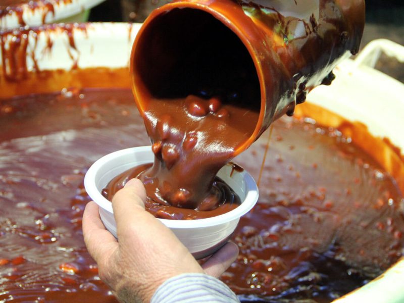 برگزاری آیین سمنوپزان در گرگاب هم‌زمان با ایام شهادت حضرت زهرا(س)