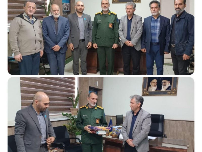 دیدار فرامرز رادمنش با فرمانده ناحیه مقاومت بسیج شاهین شهر