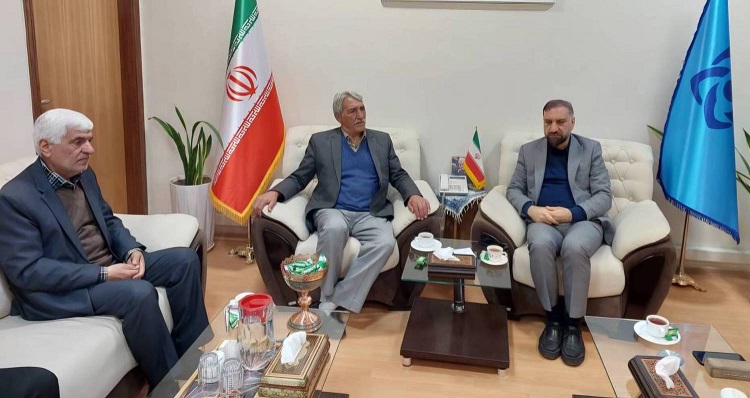 توزیع صد بسته معیشتی بین نیازمندان شاهین شهری