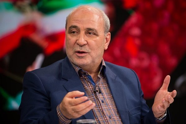 حاجی‌دلیگانی: عملکرد نامطلوب وزیر صمت تولید را با چالش مواجه کرده است