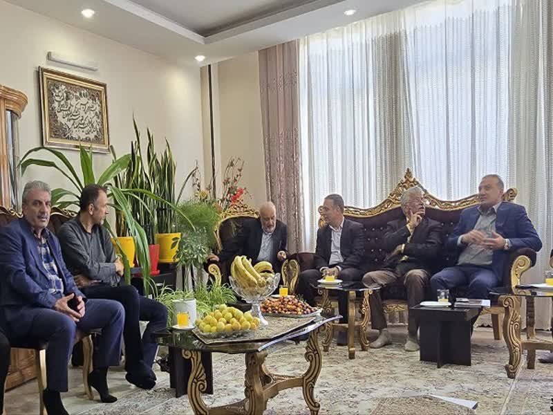 📌بازدید مسئولان شاهین‌شهر و میمه از مرکز شبه‌خانواده مهر هدی