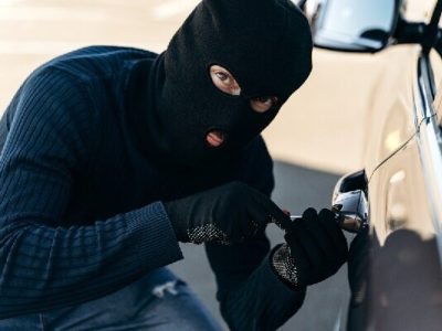 📌سارق و مالخر خودرو در شاهین شهر دستگیر شدند