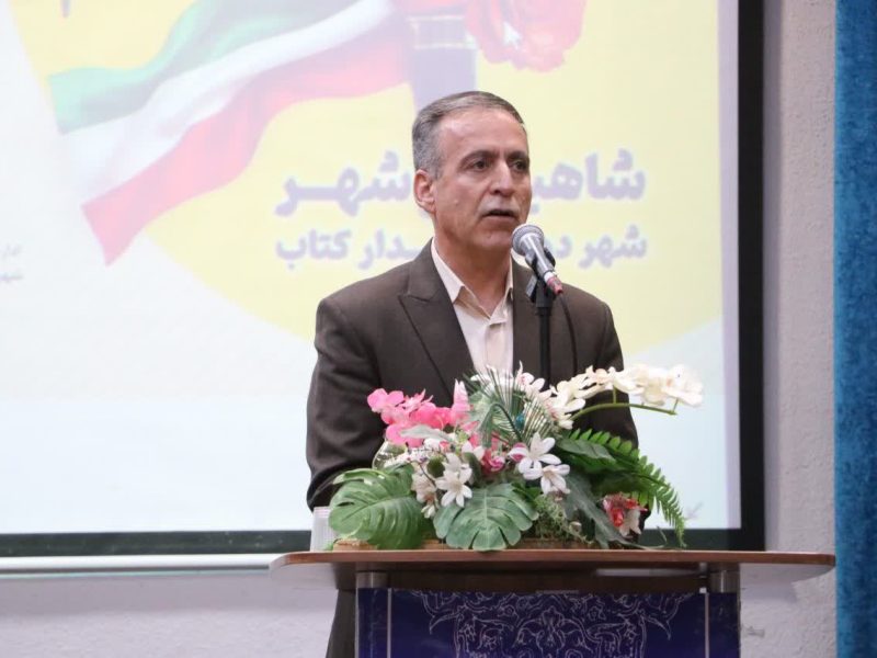 📌فرماندار شاهین‌شهر: قلم نقشی مؤثر در تعالی فرهنگی و فکری جامعه دارد
